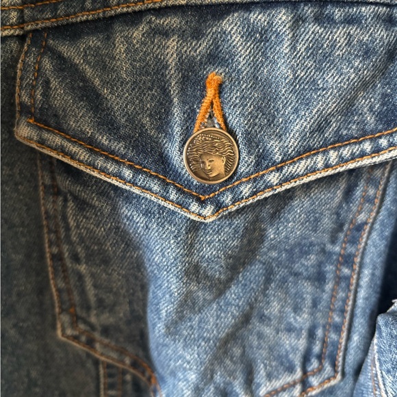 Women’s Vintage Gap Denim Jacket, Size Medium - Picture 4 of 8